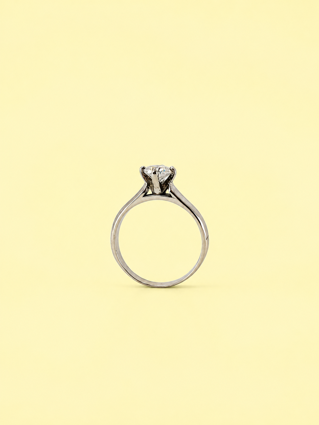 Round Majesty Window Ring