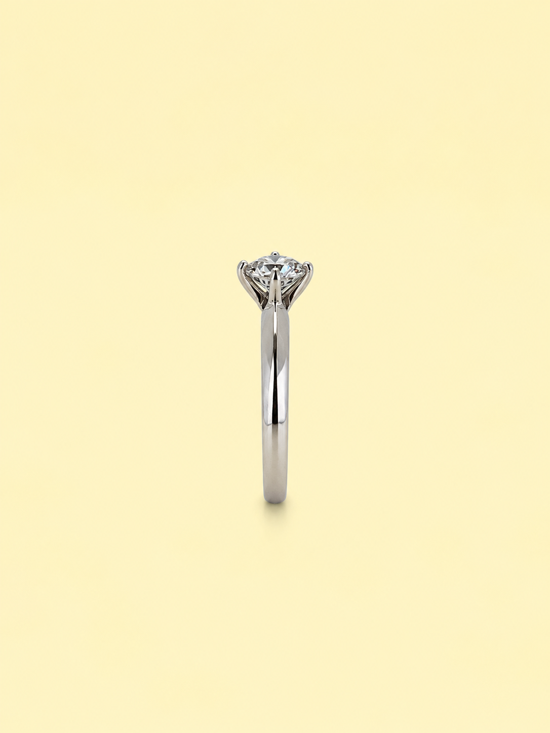 Round Majesty Window Ring