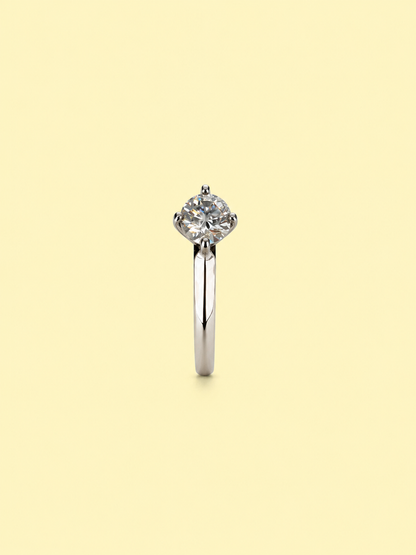Round Majesty Window Ring