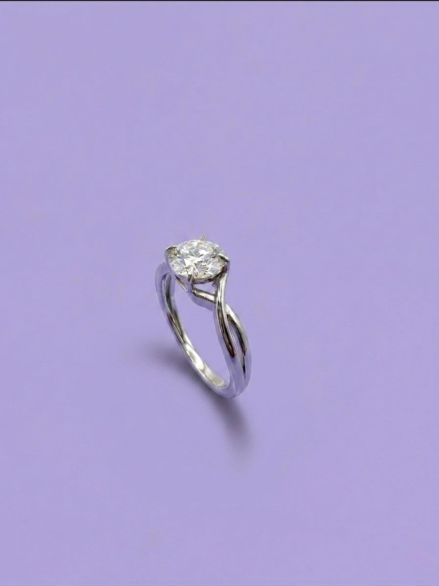 Round Twist Band Ring